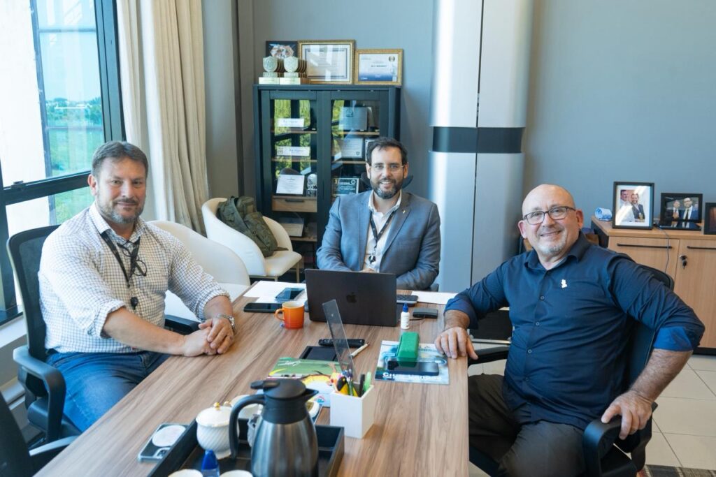 Ruy Irigaray participa de reunião na ULBRA com Marcelo Matias (Sindicato Médico do RS) e estudantes do CAMU para fortalecer a formação médica